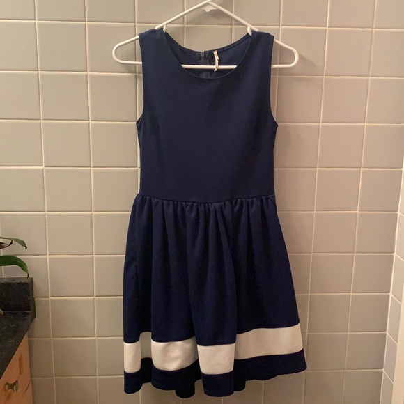 Dresses & Skirts - Navy blue sleeveless dress, size Small